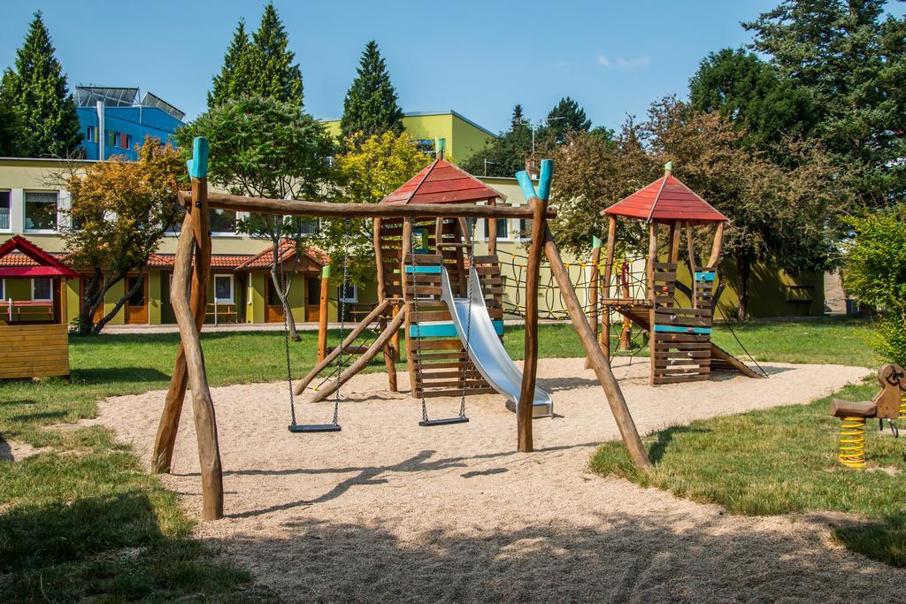 Penzion V Parku Cejkovice  Exterior photo