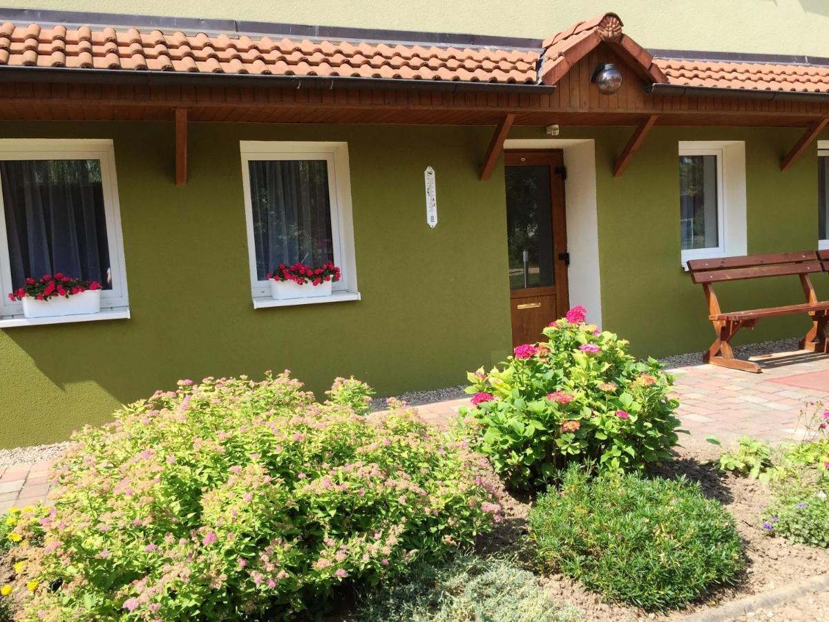 Penzion V Parku Cejkovice  Exterior photo